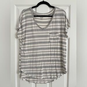 Women’s oversized t-shirt. Black and cream.